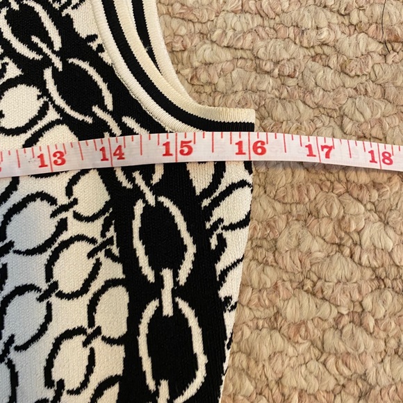 Diane Von Furstenburg fit and flare dress size m - Picture 16 of 17